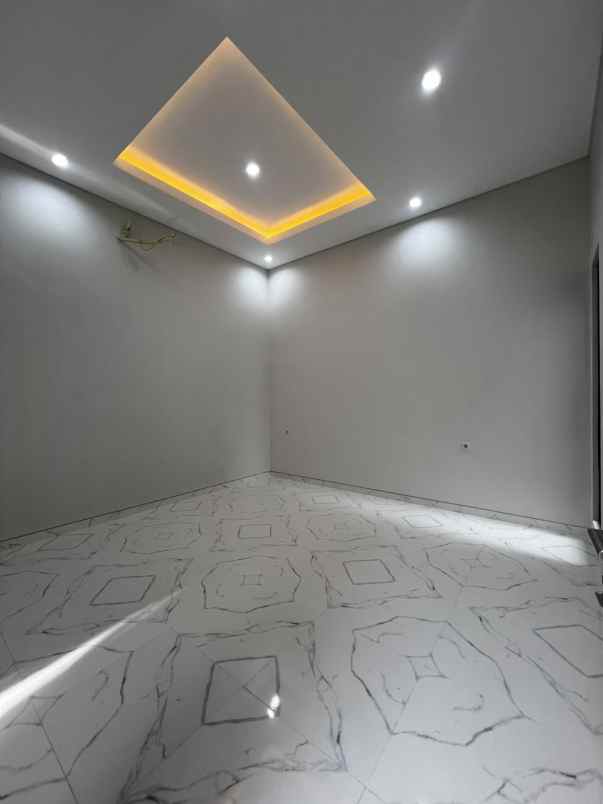 dijual rumah nirwana eksekutif