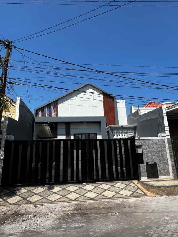 dijual rumah nirwana eksekutif