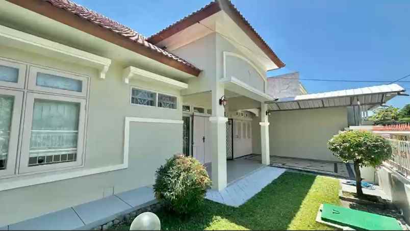 dijual rumah nirwana eksekutif