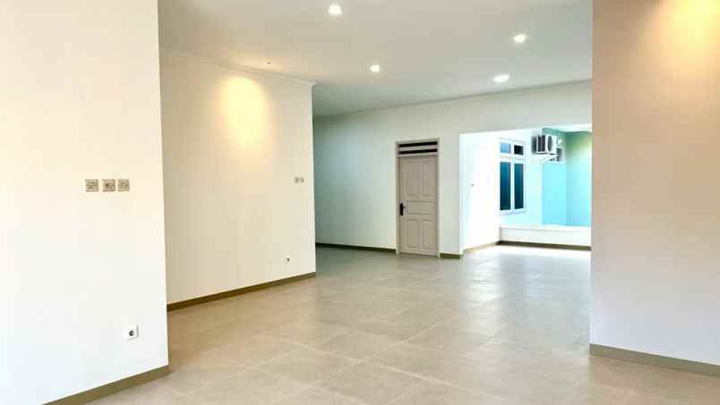dijual rumah nirwana eksekutif