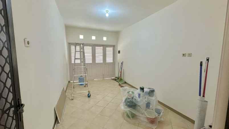 dijual rumah nirwana eksekutif