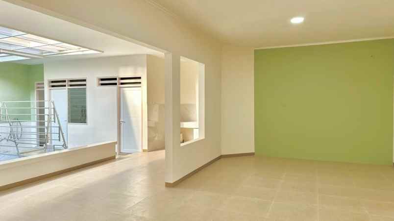 dijual rumah nirwana eksekutif