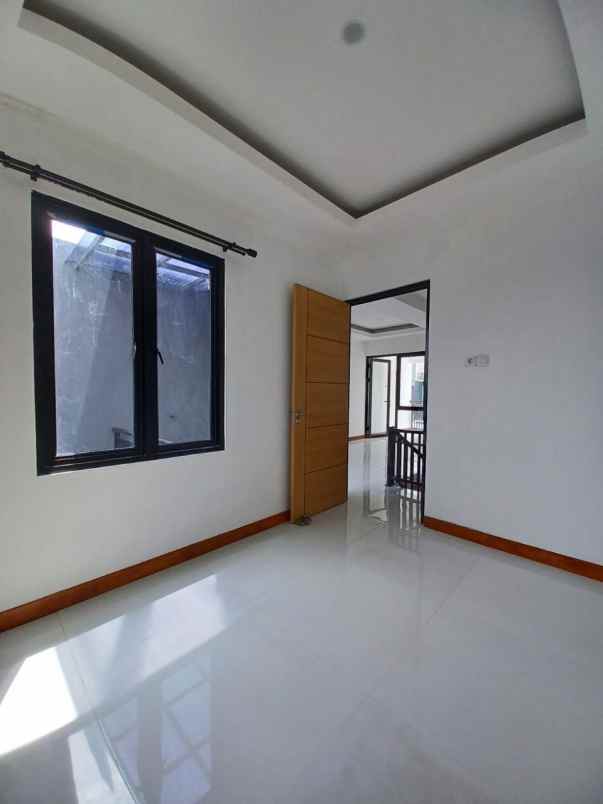 dijual rumah no1 jln beringin raya