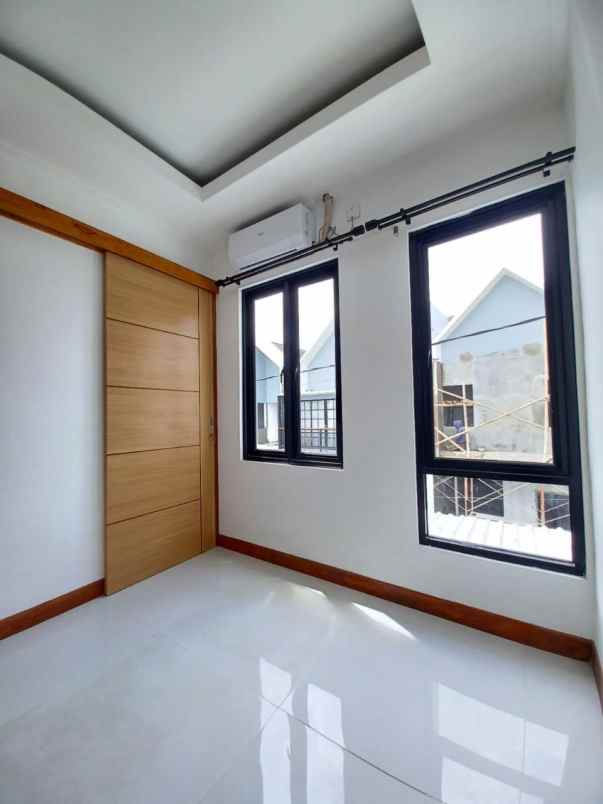 dijual rumah no1 jln beringin raya