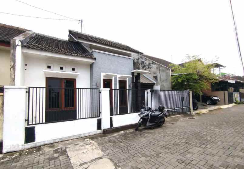 dijual rumah nogotirto