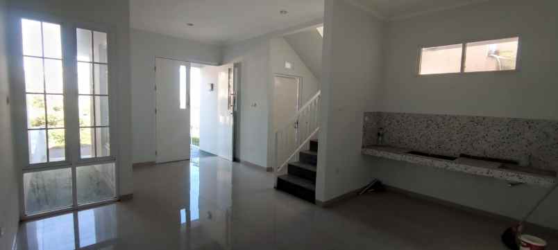 dijual rumah nyaman di sariwangi