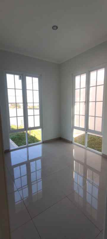 dijual rumah nyaman di sariwangi