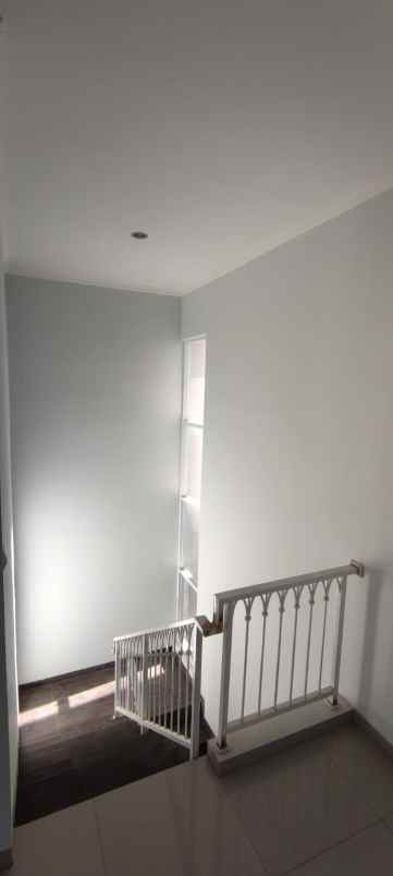 dijual rumah nyaman di sariwangi