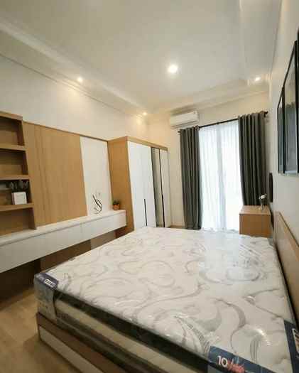 dijual rumah pakuwon city