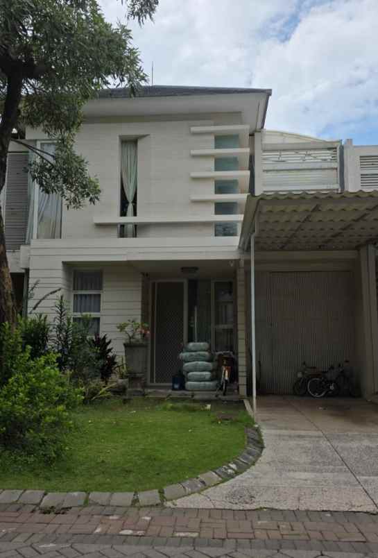 dijual rumah pakuwon city malibu beach