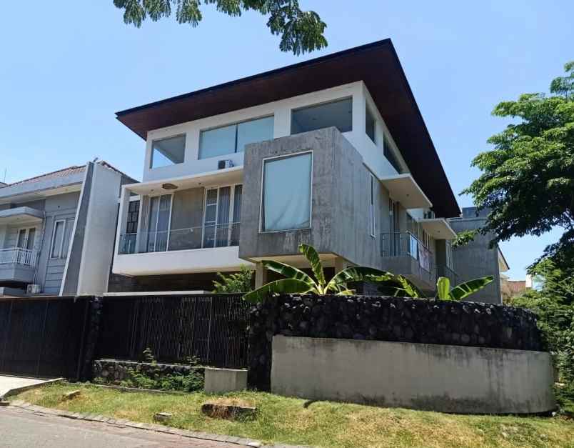 dijual rumah pakuwon city san antonio