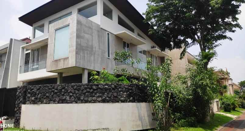 dijual rumah pakuwon city san antonio