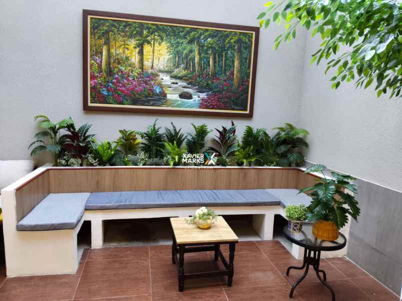 dijual rumah pakuwon indah