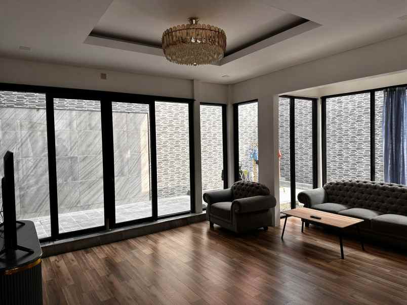 dijual rumah palem kartika bambu apus