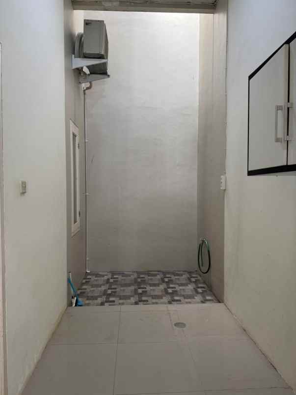 dijual rumah palem utara