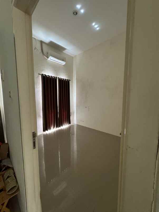 dijual rumah palem utara