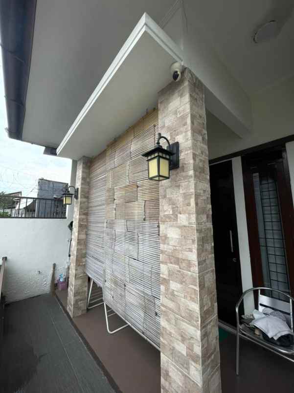 dijual rumah pamoyanan