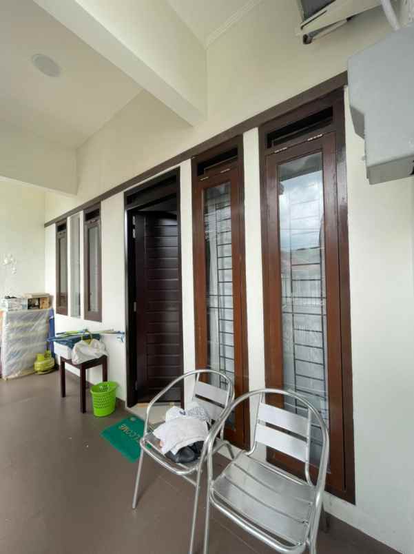 dijual rumah pamoyanan