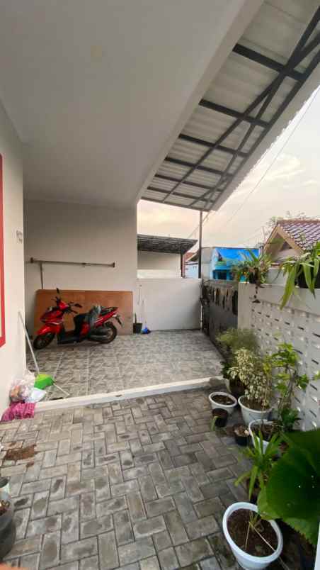dijual rumah paninggilan