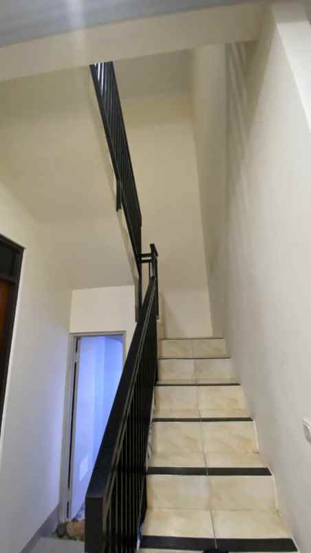 dijual rumah paninggilan