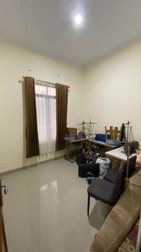 dijual rumah paninggilan