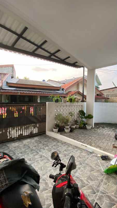 dijual rumah paninggilan