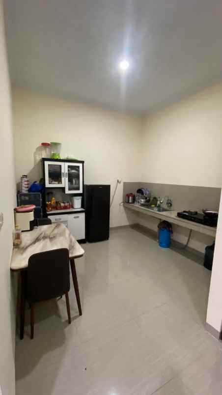 dijual rumah paninggilan