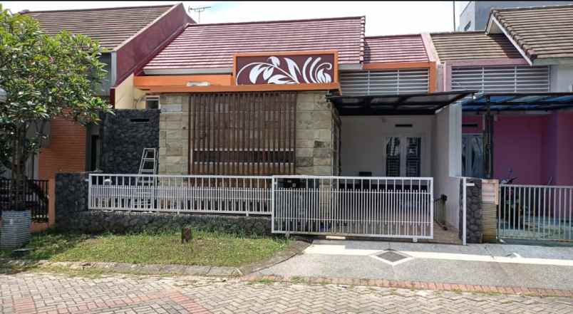 dijual rumah permata jingga suhat kota