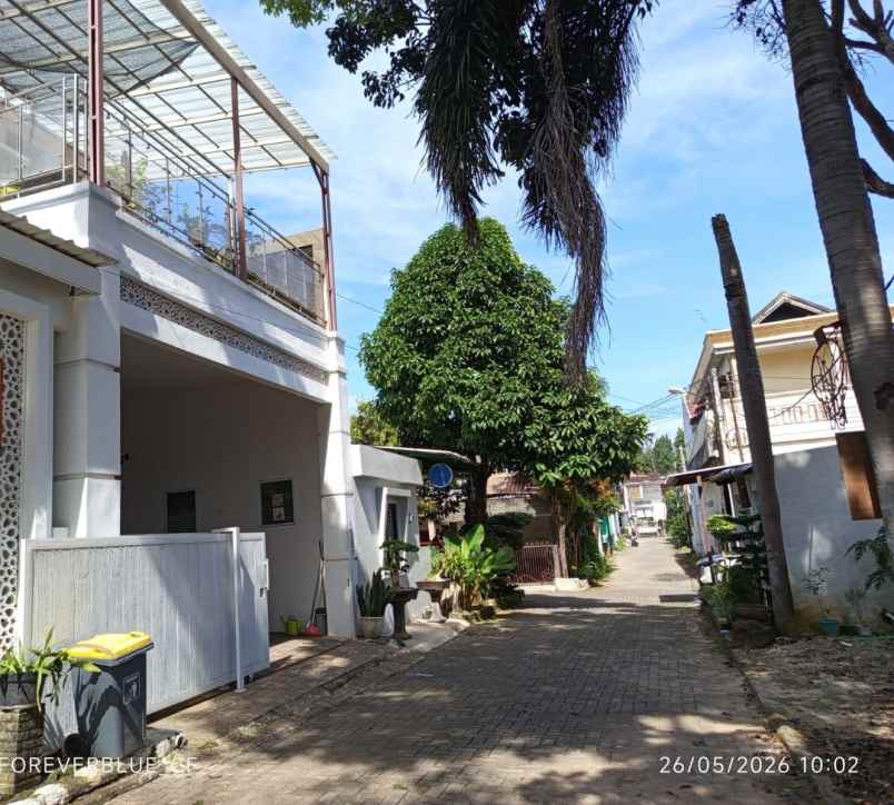 dijual rumah perum pujangga alam