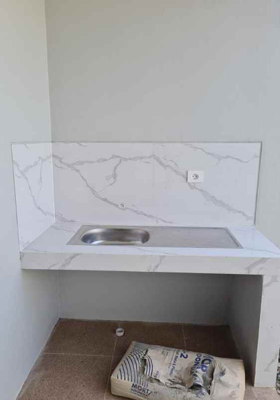 dijual rumah perumahan citra indah city