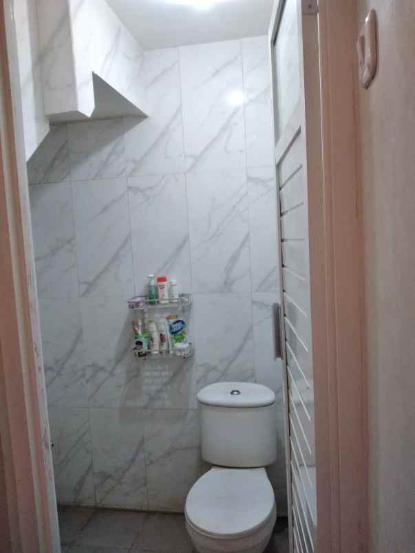 dijual rumah perumahan de naila