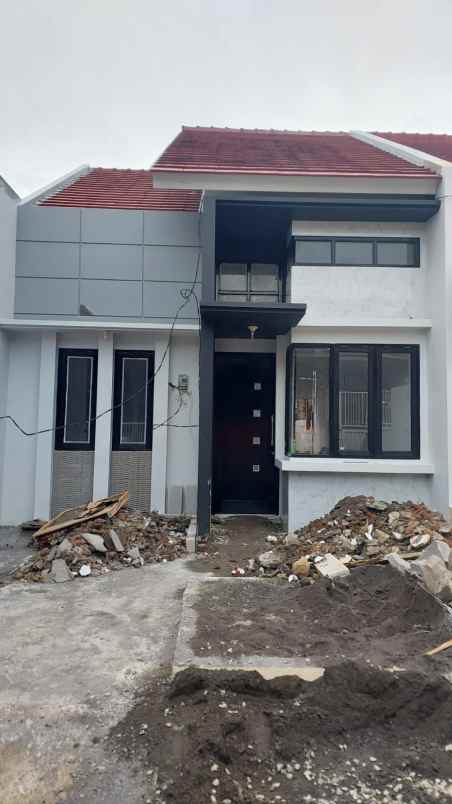 dijual rumah perumahan dolog