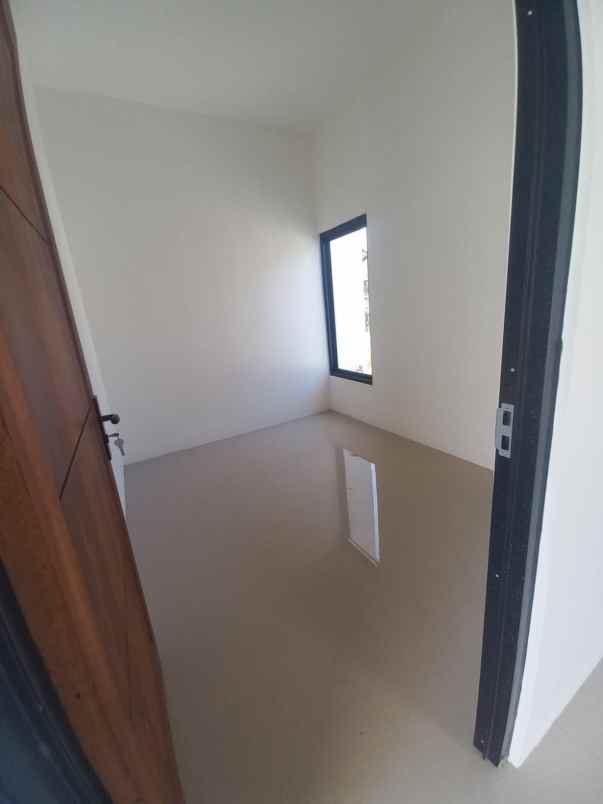 dijual rumah perumahan griya kencana