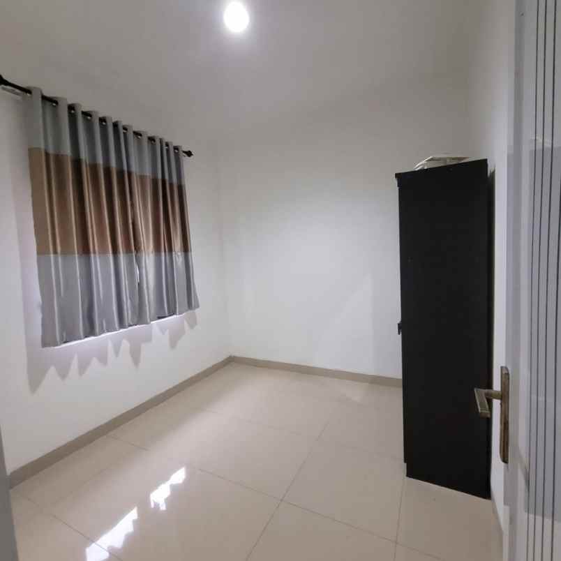 dijual rumah perumahan sawangan