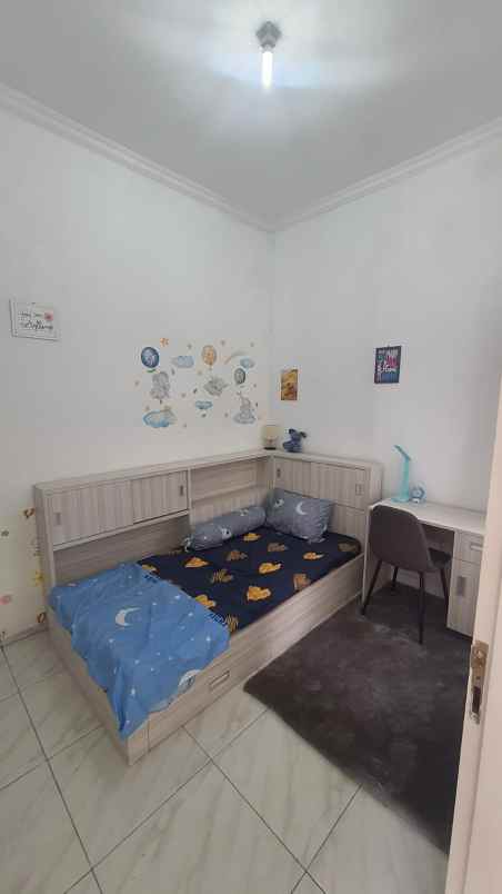 dijual rumah pilar sukatani karang