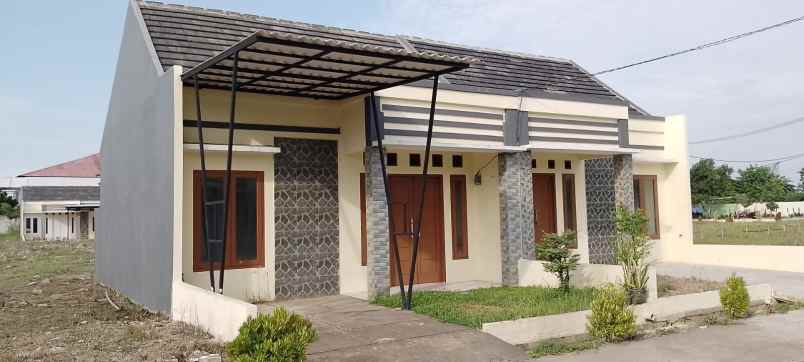 dijual rumah pilar sukatani karang