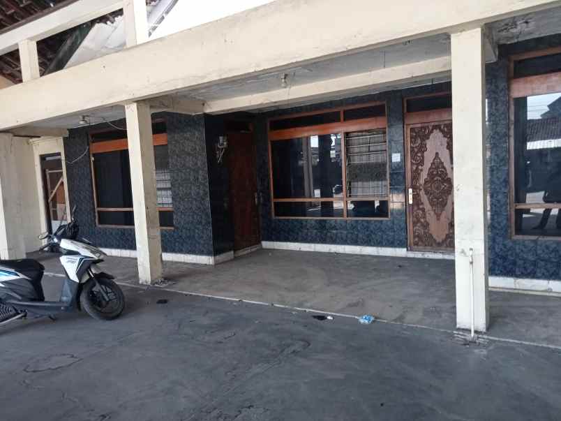 dijual rumah pinggir jalan raya kartosuro solo