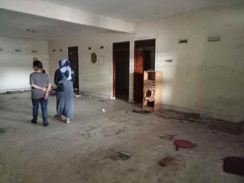dijual rumah pinggir jalan raya kartosuro solo