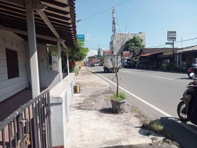 dijual rumah pinggir jalan raya kartosuro solo