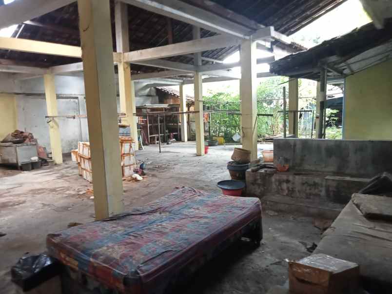 dijual rumah pinggir jalan raya kartosuro solo