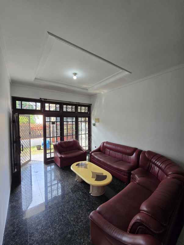 dijual rumah pondok bambu