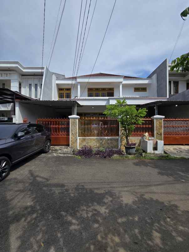 dijual rumah pondok bambu