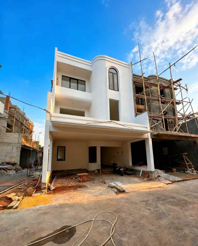 dijual rumah pondok kelapa