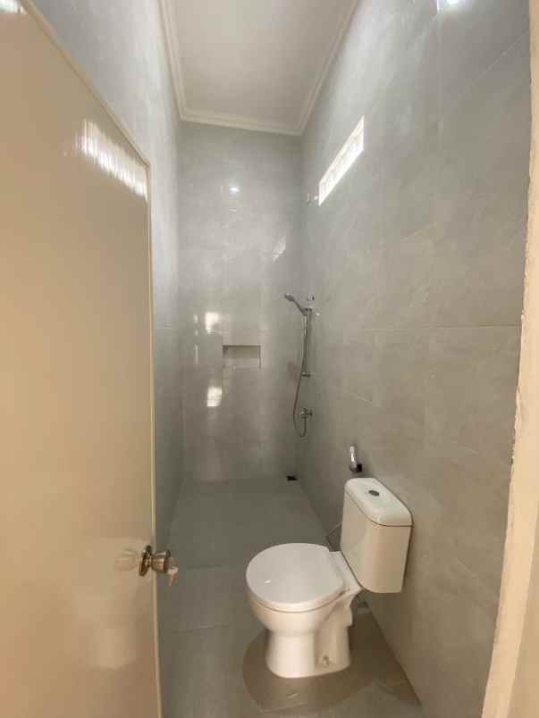 dijual rumah pondok pekayon indah