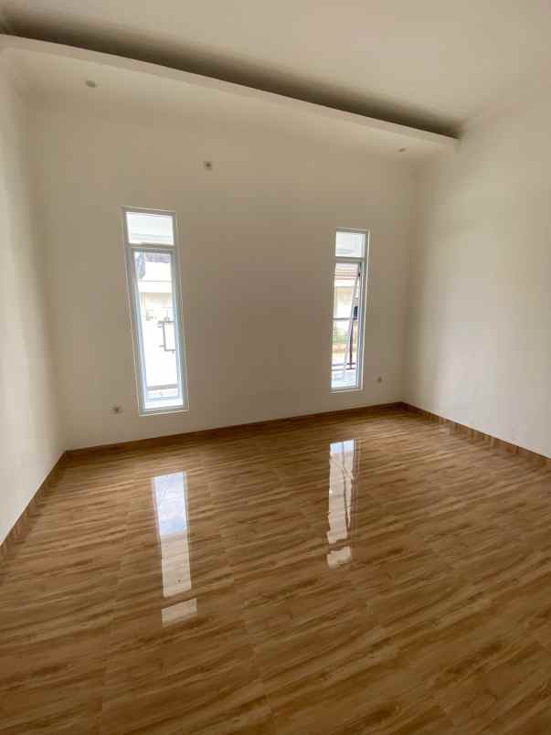 dijual rumah pondok pekayon indah