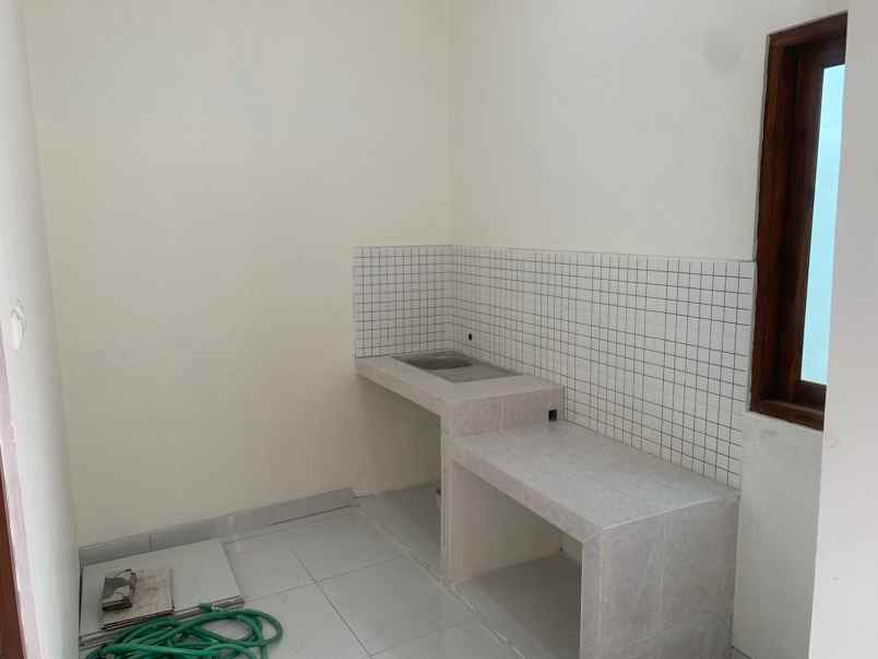 dijual rumah potorono