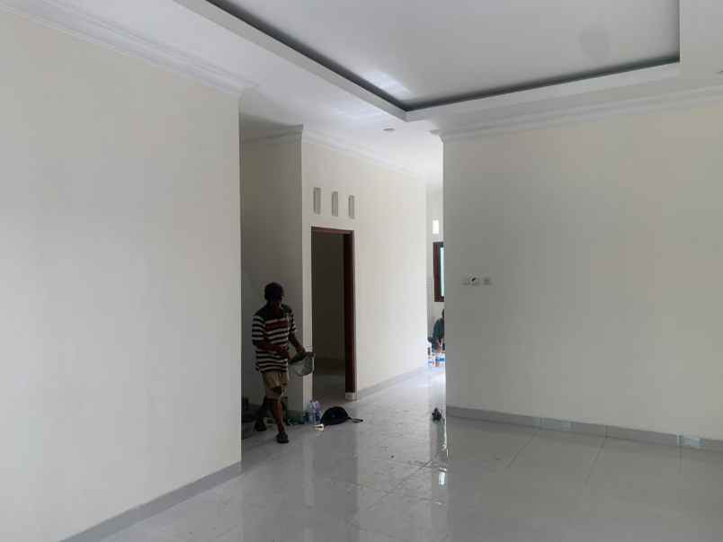 dijual rumah potorono