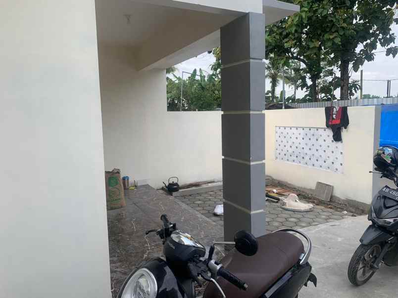 dijual rumah potorono