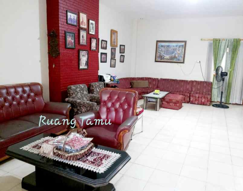 dijual rumah pucang asri