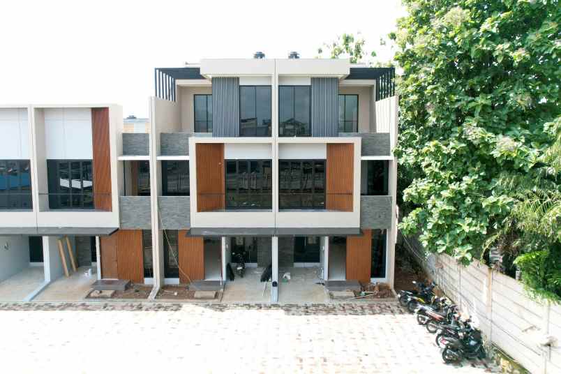 dijual rumah puri kembangan